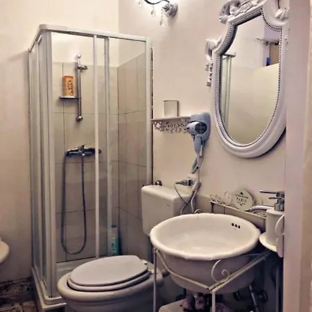 Dimora Chic Bed & Breakfast