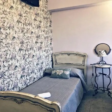 Dimora Chic Bed & Breakfast *