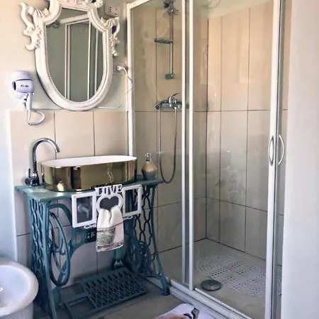 Dimora Chic Bed & Breakfast